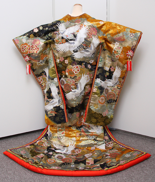 色打掛 漆黒の鶴